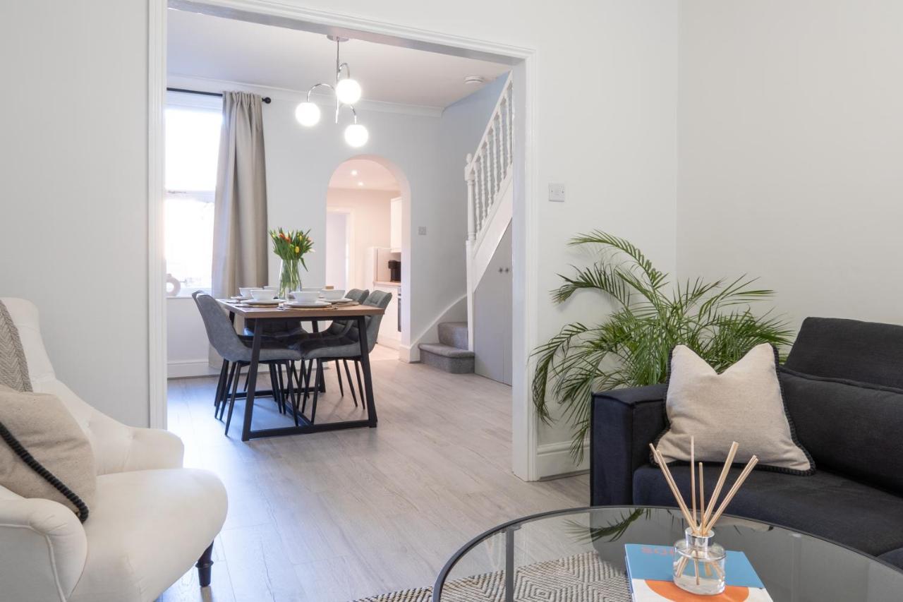 Southview Stays - Three Bedroom House Chester Ngoại thất bức ảnh