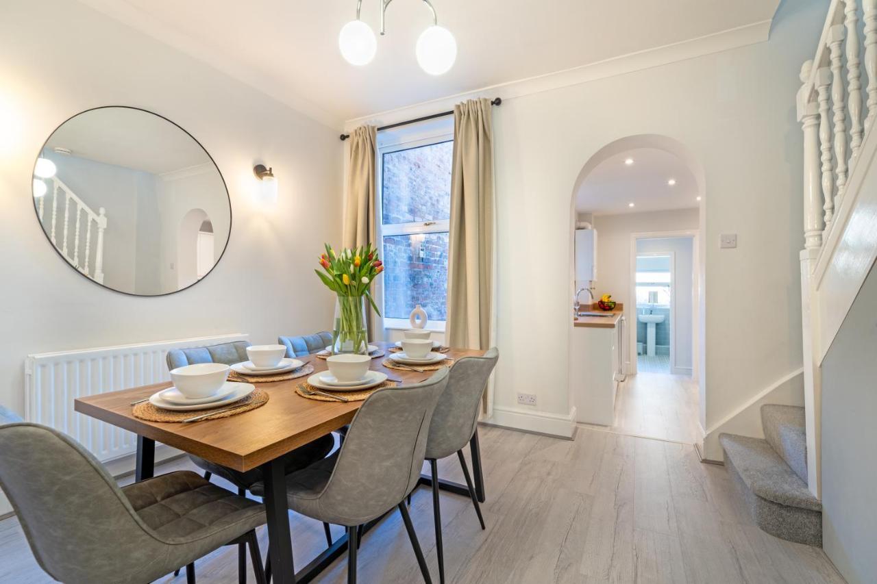 Southview Stays - Three Bedroom House Chester Ngoại thất bức ảnh